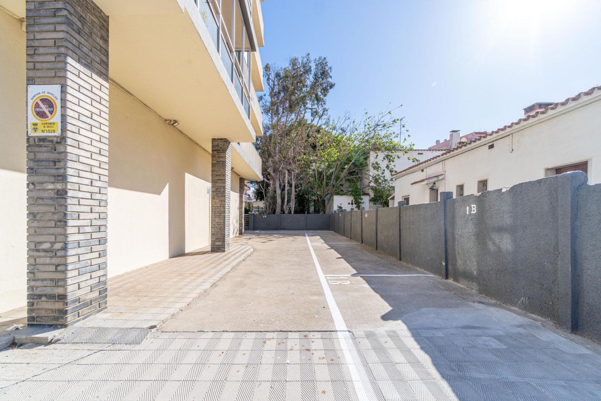 Est1-Spaciouss Appartment In The Beach, Bbq, Downtonwn, Parking, Fast Wifi Fibre Roses Eksteriør bilde